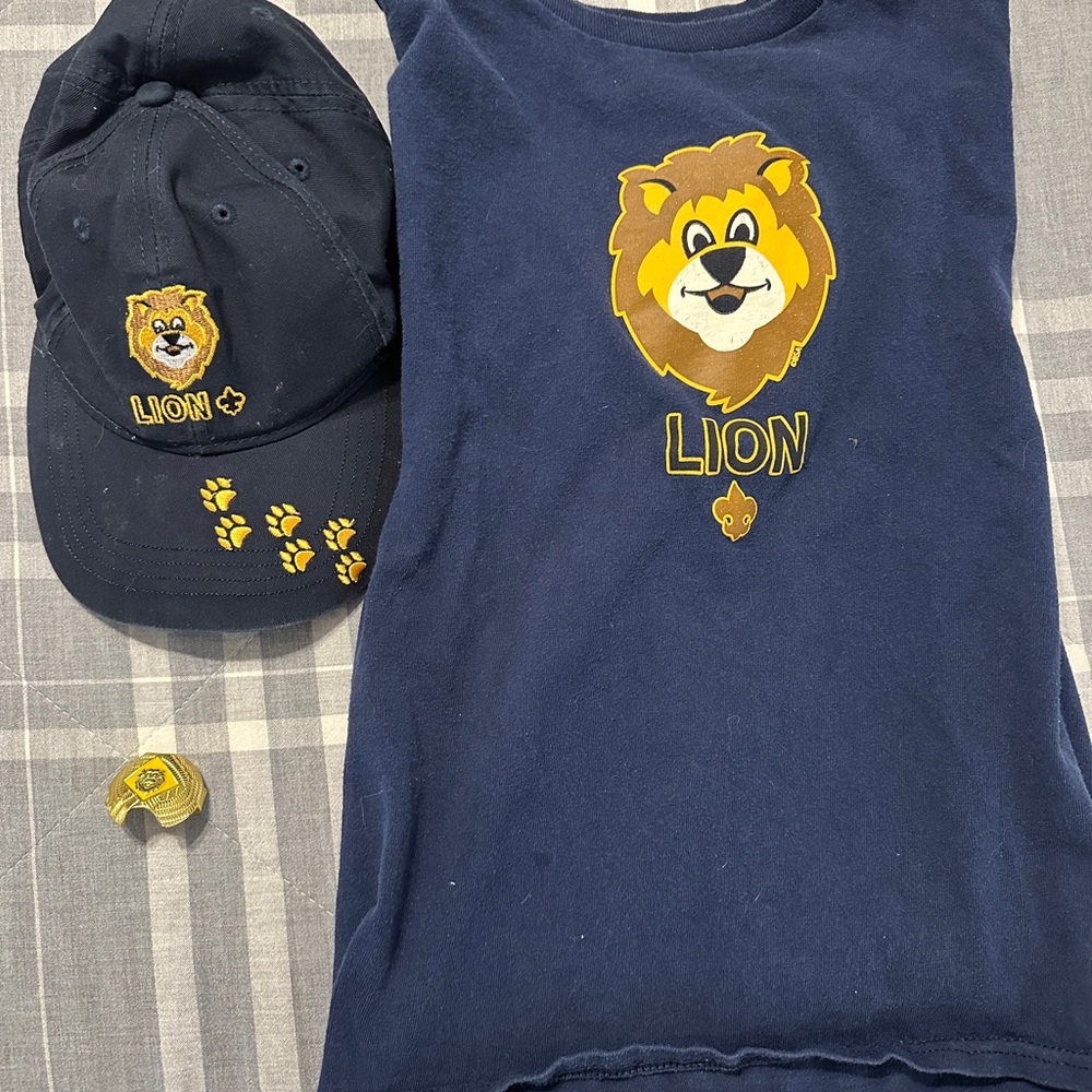 Lion Cub Scout shirt hat and clasp